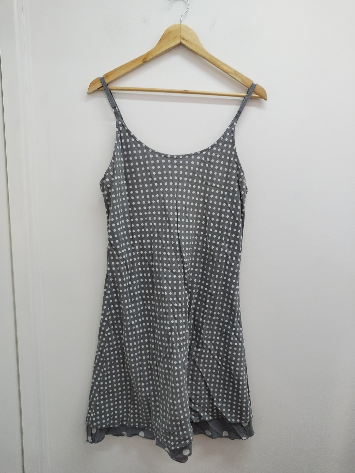 Robe à bretelles grise à pois blancs Taille M