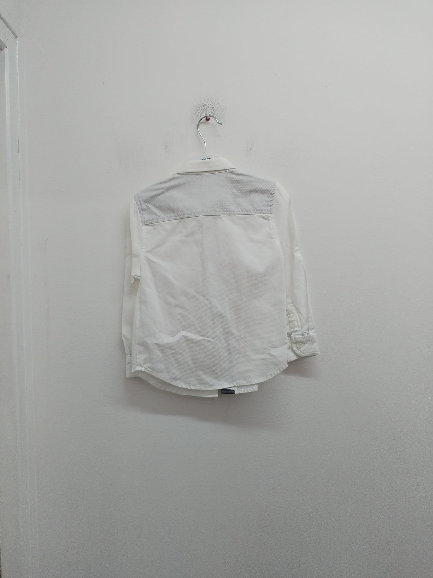 Chemise manches longues Kiabi blanche Taille 4 Ans