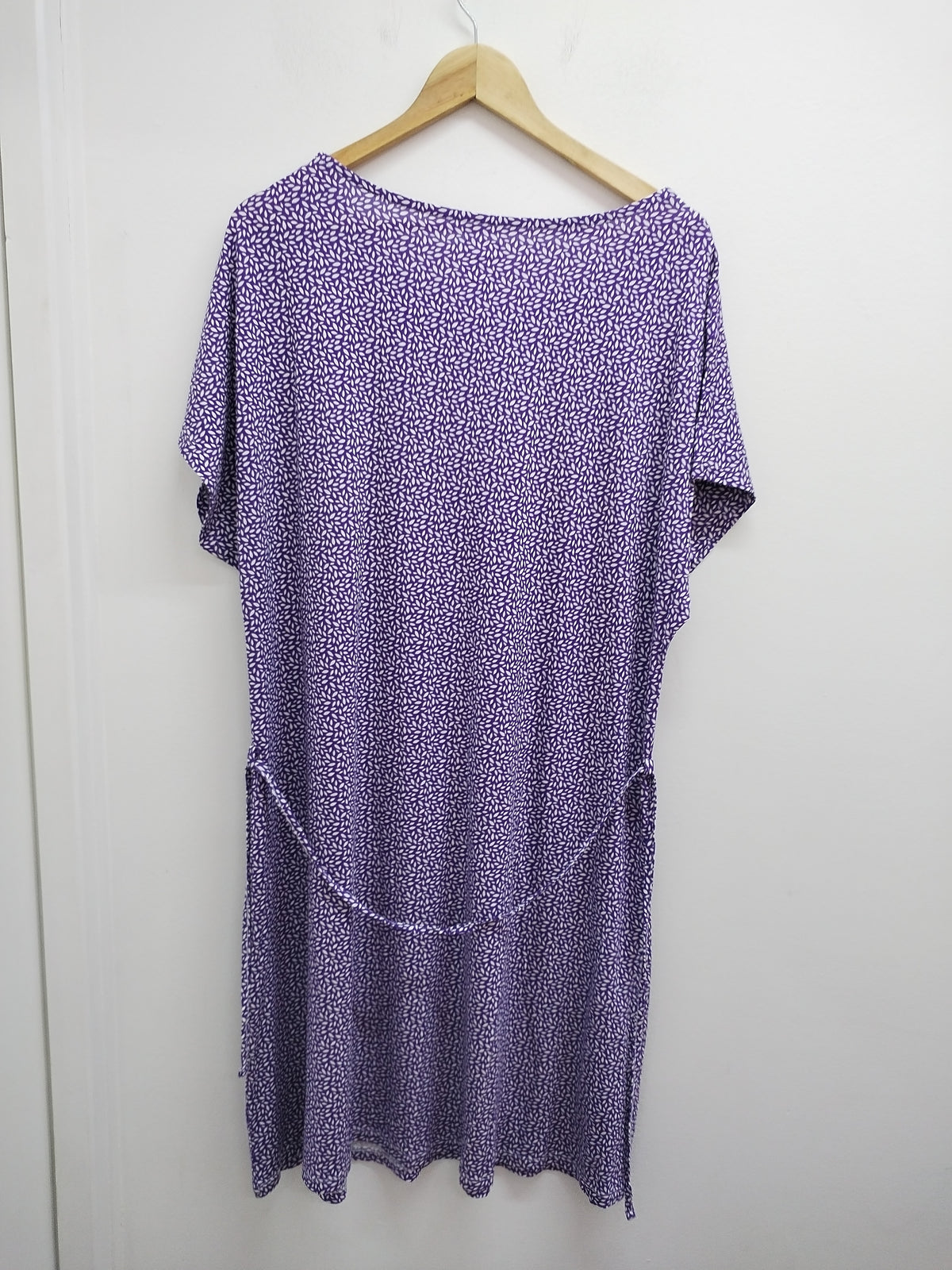 Robe manches courtes Tissaia violette à motifs blancs Taille XXL