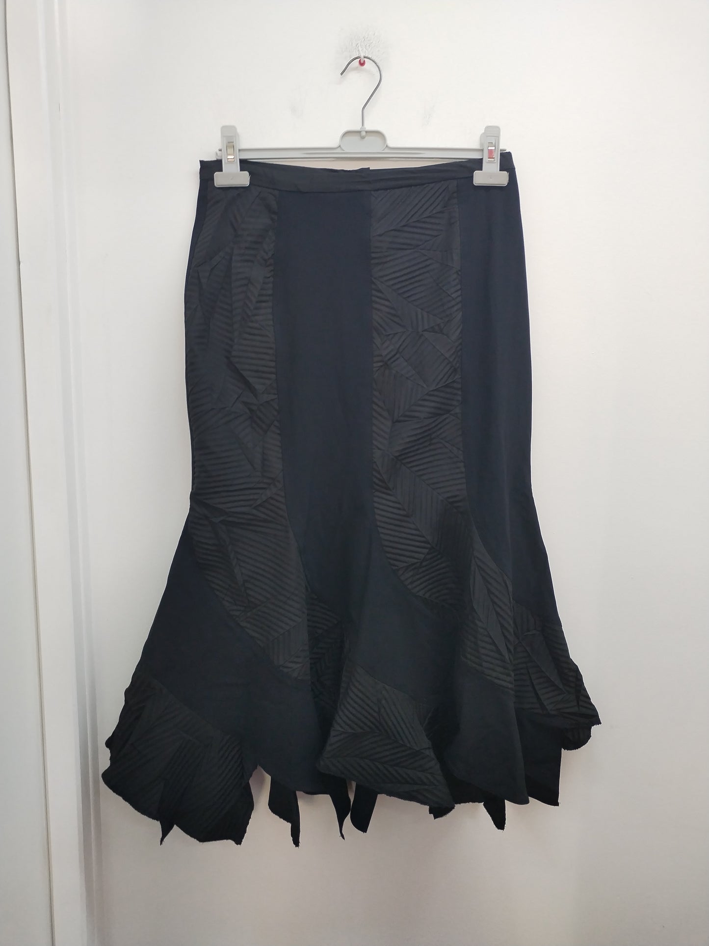 Jupe longue Indies noire avec motifs et volant Taille M