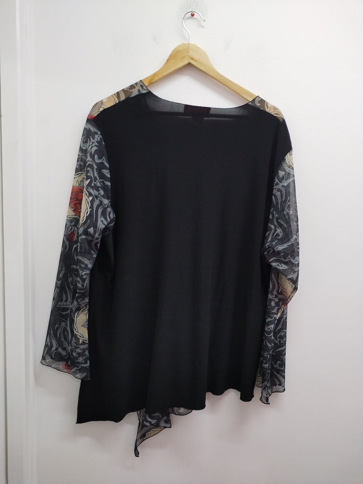 Tunique asymétrique Deomino noir et à motifs Taille 2XL