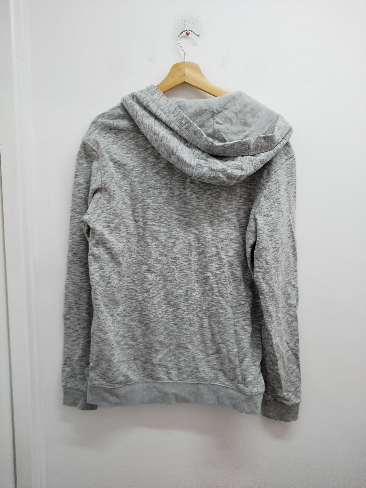 Sweat zippé à capuche Kiabi gris chiné Taille M