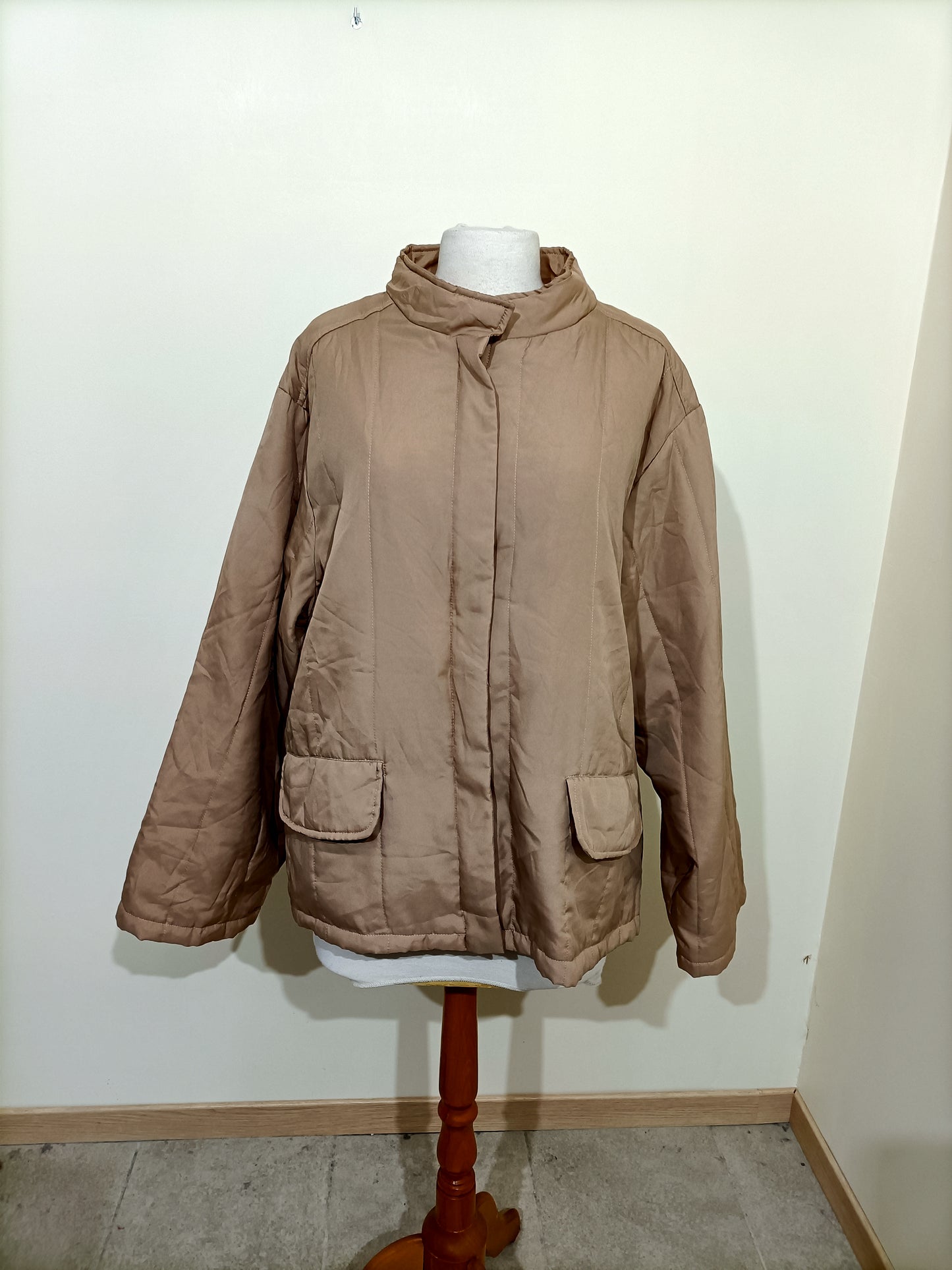 Manteau fin LBP Magnet beige avec fermeture et pressions Taille 50/52