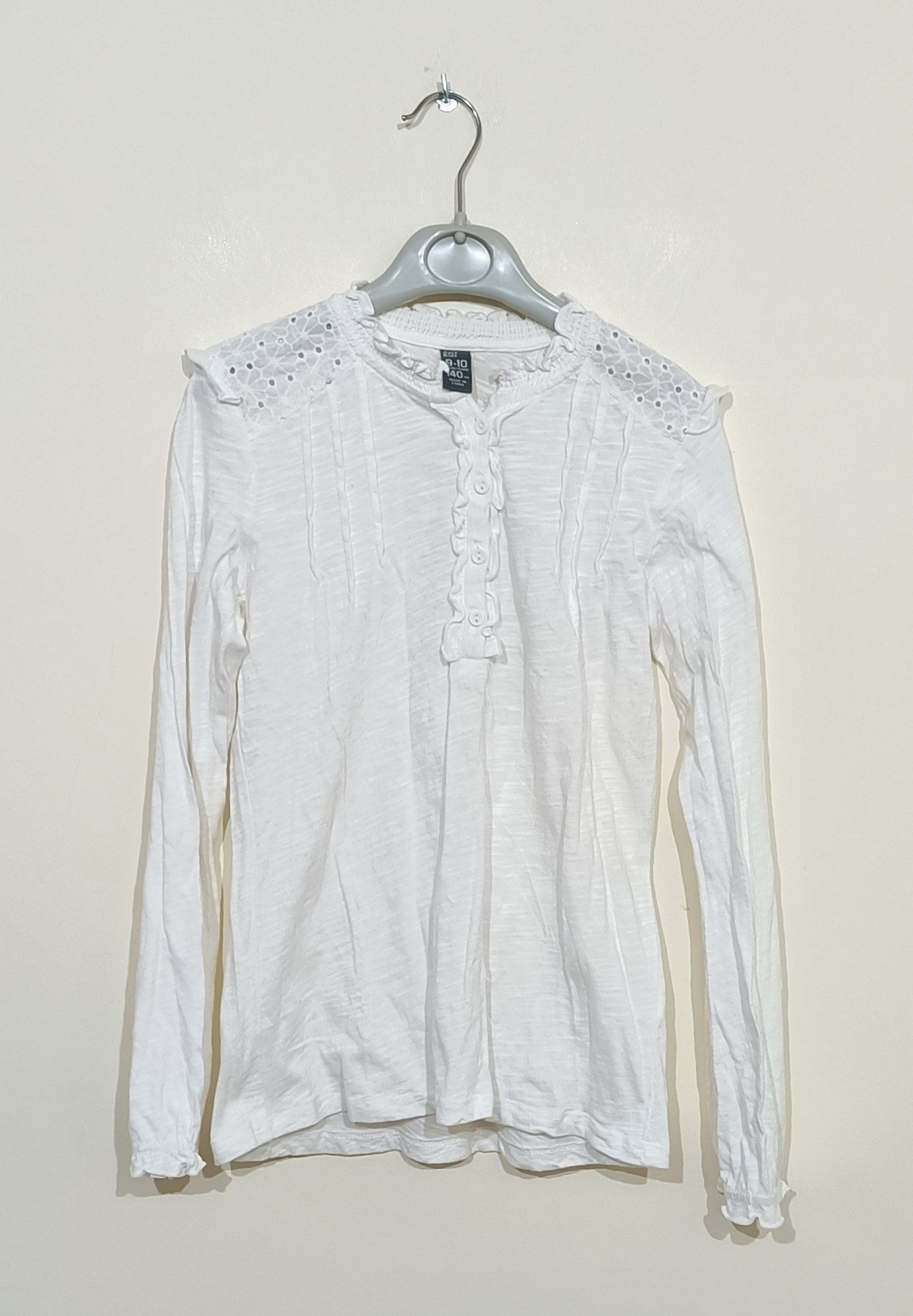 Blouse Zara Kids blanche avec boutons et dentelle Taille 9-10 Ans