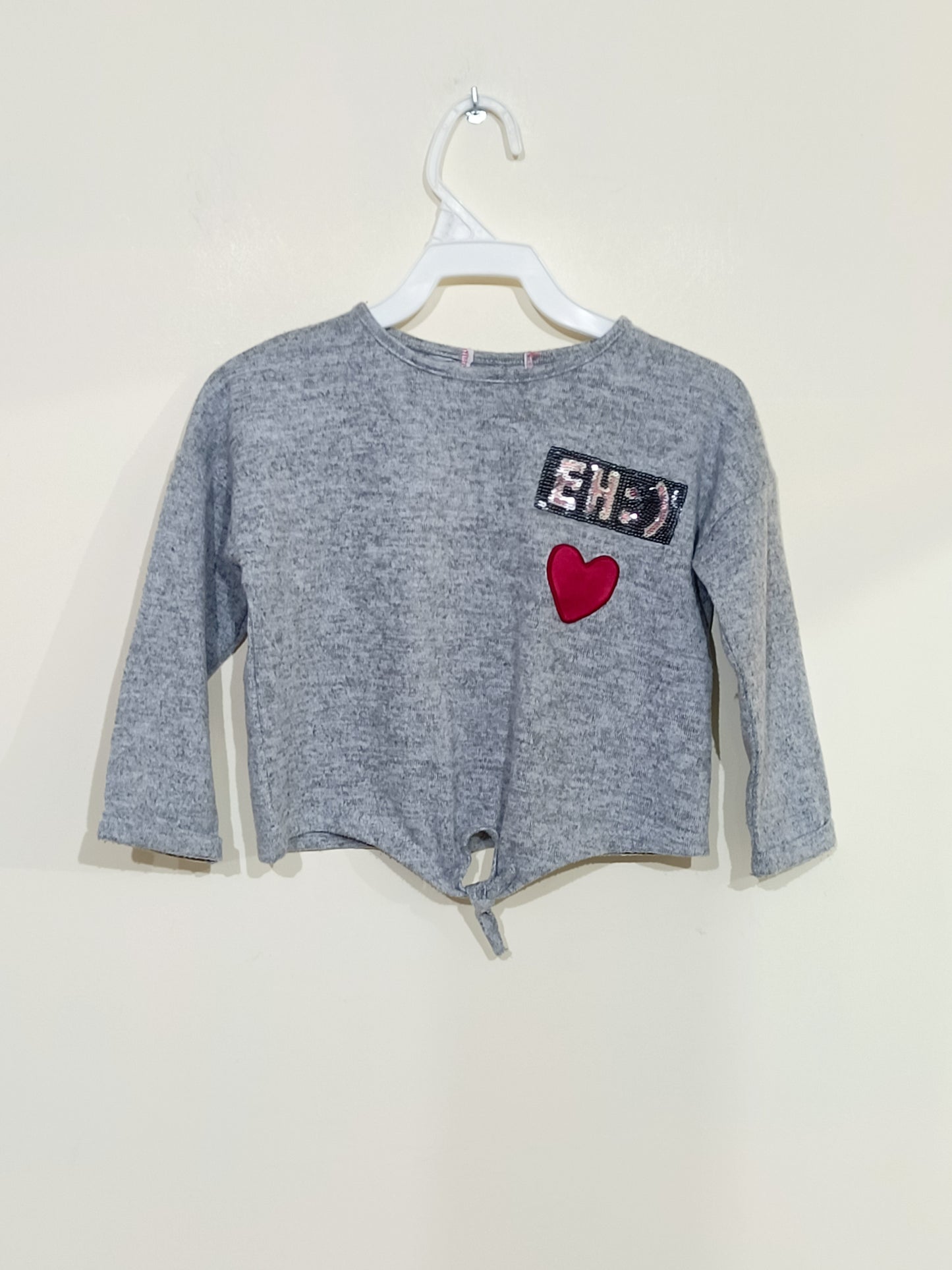 Pull Gémo gris avec broderie à nouer Taille 4 Ans