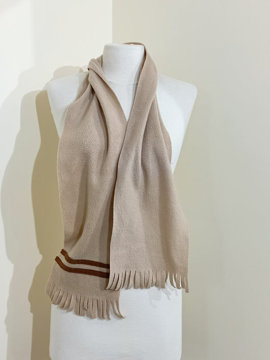 Echarpe polaire fine beige avec bandes marron et franges