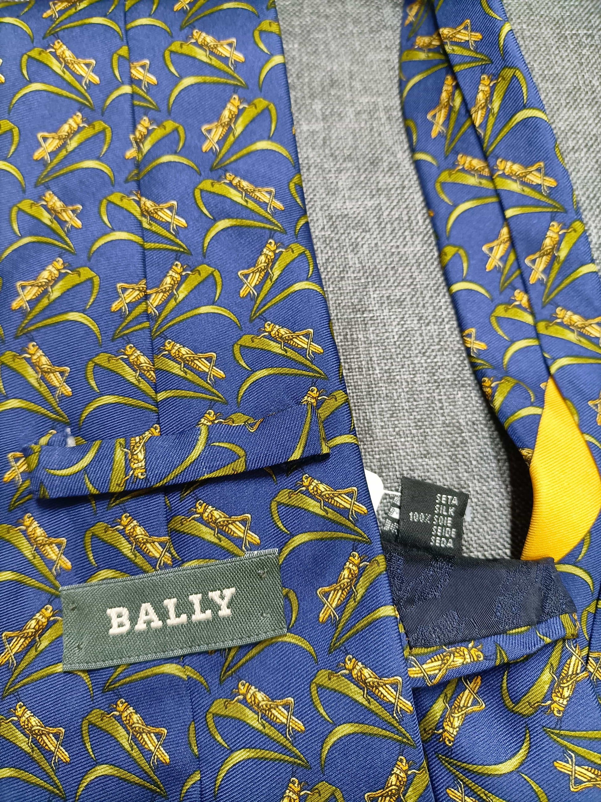 cravate-bally-bleue-marine-avec-motifs-grillons-la-friperie-d'emilie-cravates-hommes-tu-1