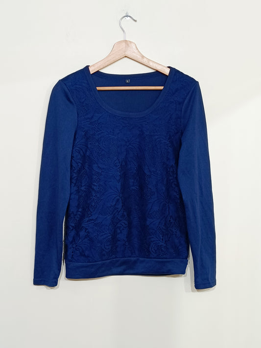 Pull fin bleu avec dentelle Taille S