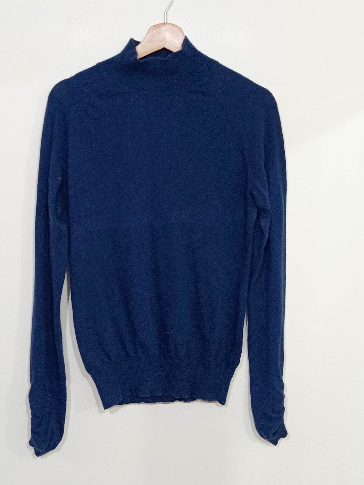 Pull Weill bleu marine avec boutons au niveau des poignets Taille L