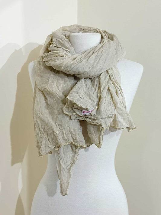 foulard-u-essentiel-beige-avec-liseré-doré-la-friperie-d'emilie-foulards-femmes-tu-0