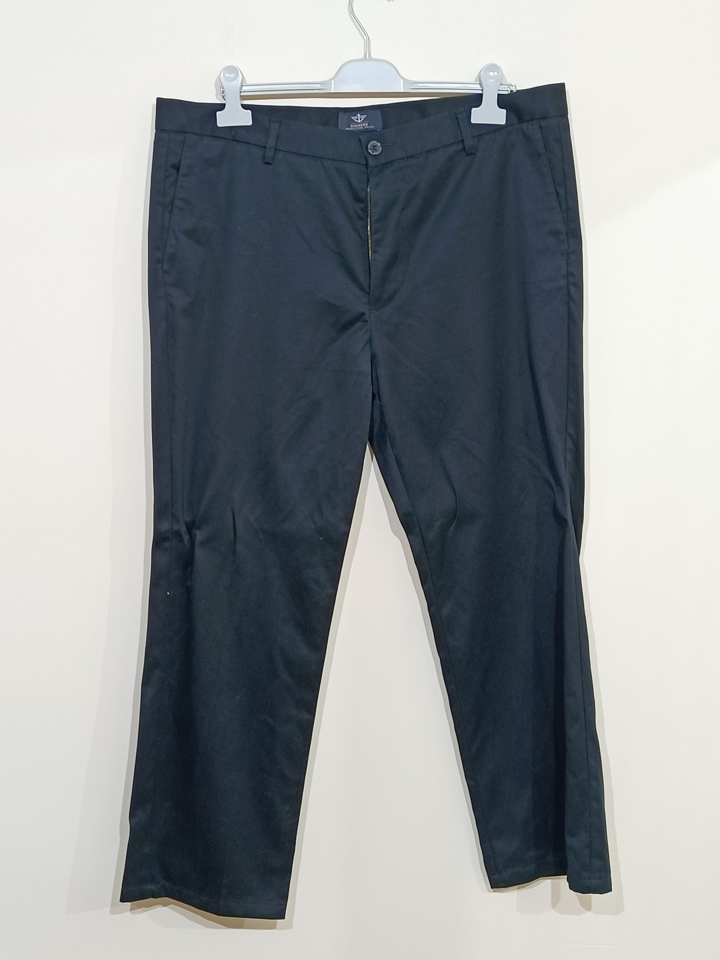 Pantalon chino Dockers noir Taille 50