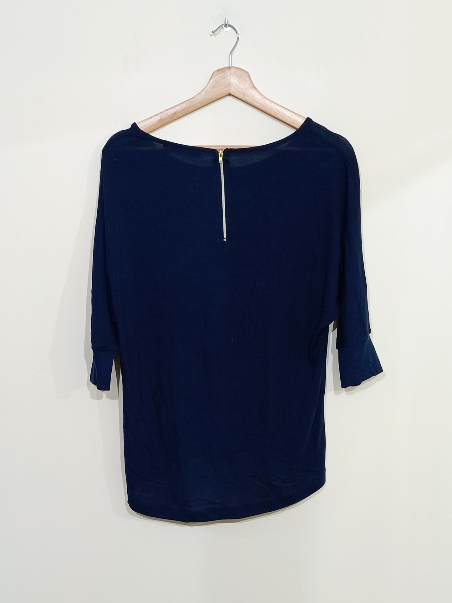 Pull fin Kiabi bleu marine manches 3/4 avec fermeture dans le dos Taille M
