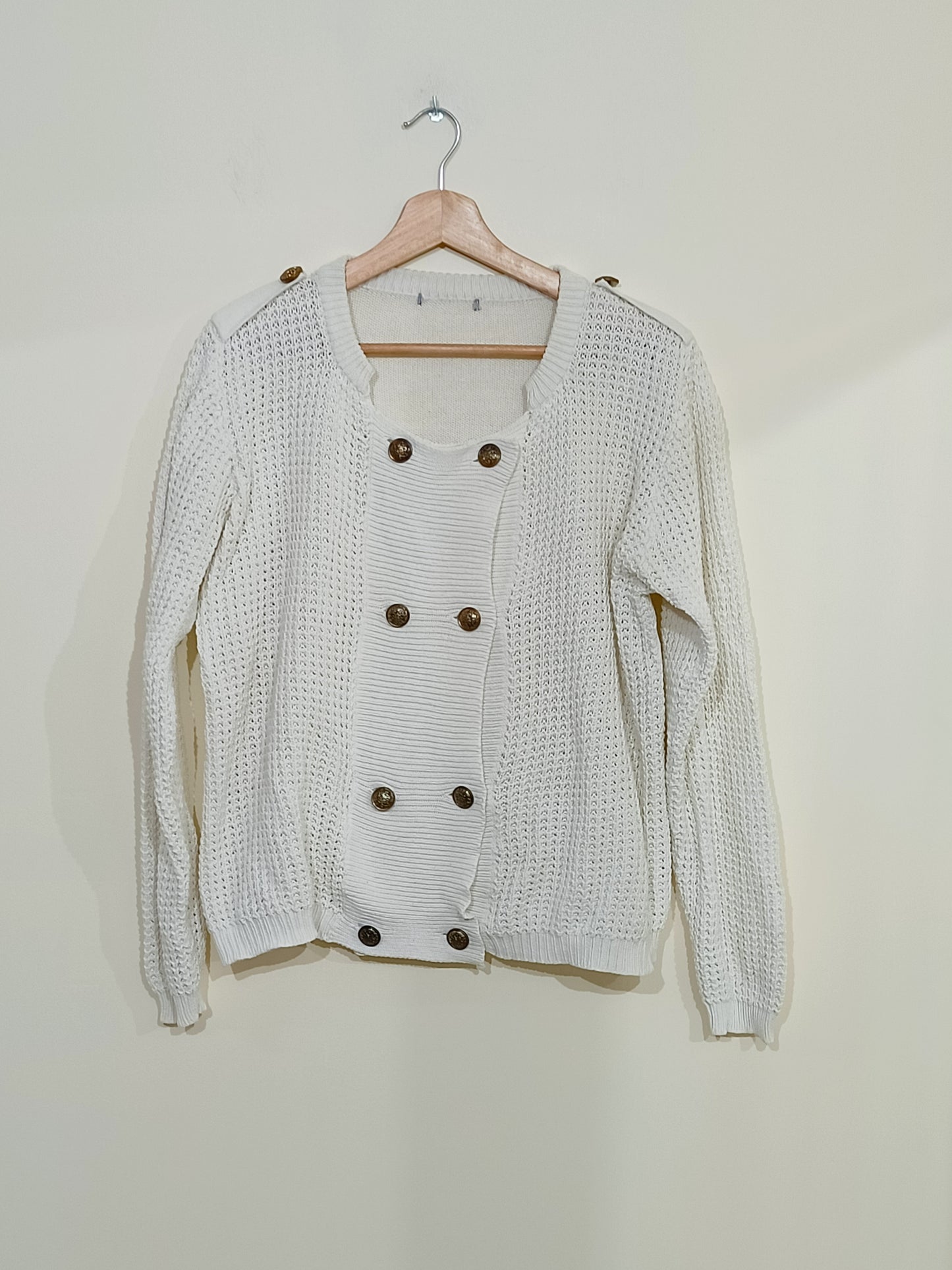 Gilet en maille 3 Suisses blanc avec boutons dorés Taille 48