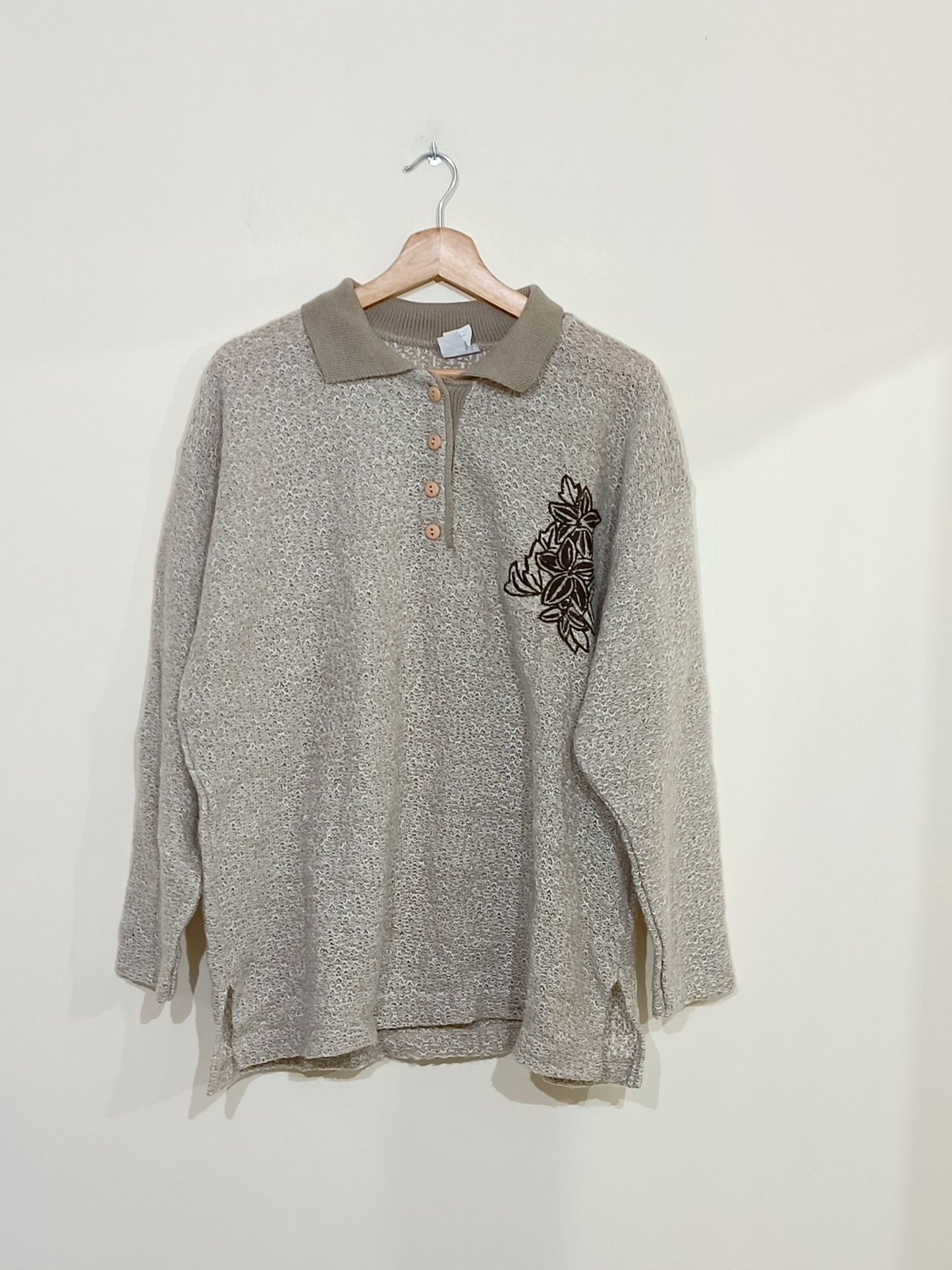 Pull avec col et boutons beige broderie marron Taille 50/52
