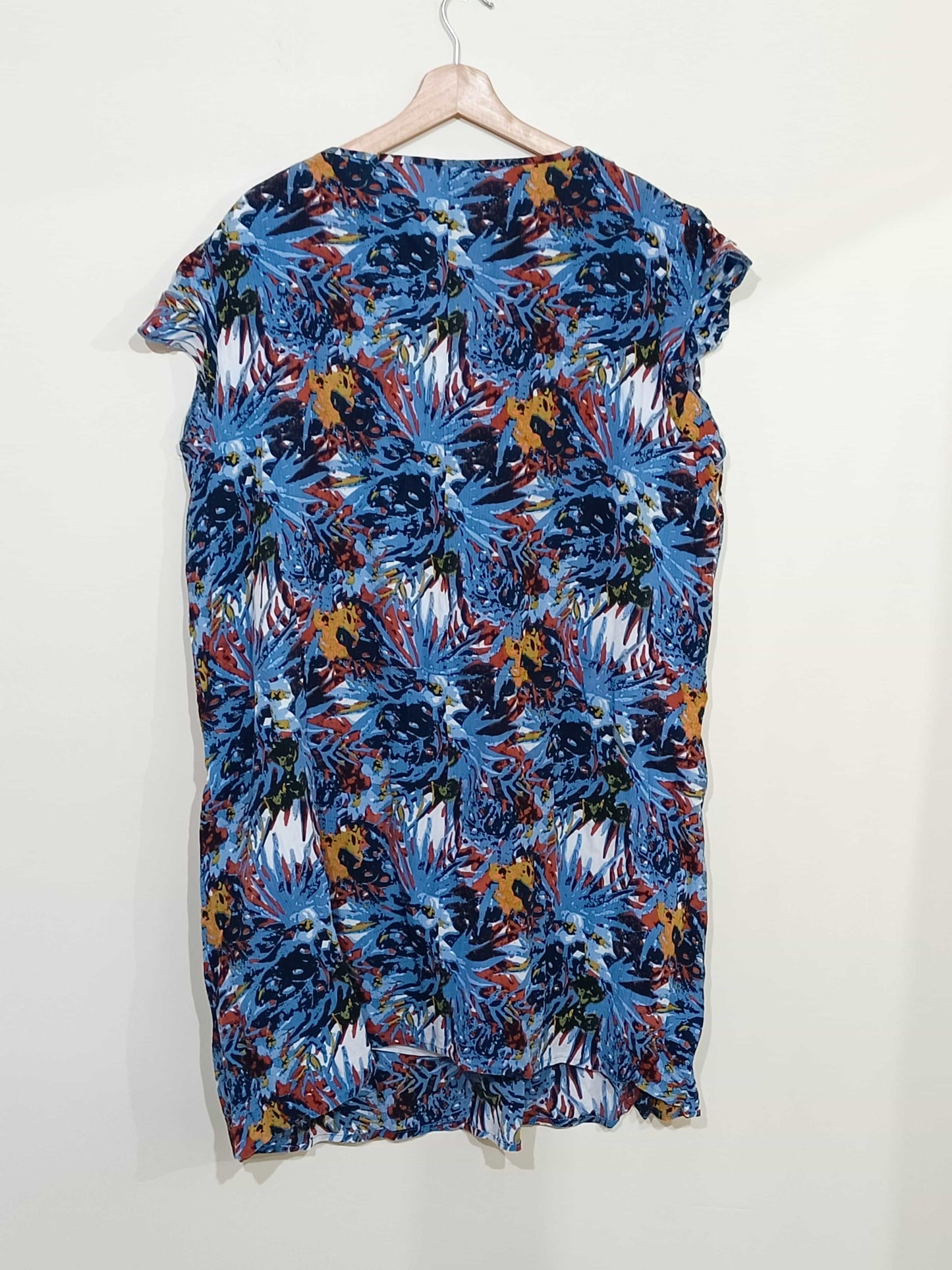robe-manches-courtes-blancheporte-bleue-fleurie-taille-54-la-friperie-d'emilie-robes-d'été-femmes-taille-54-1