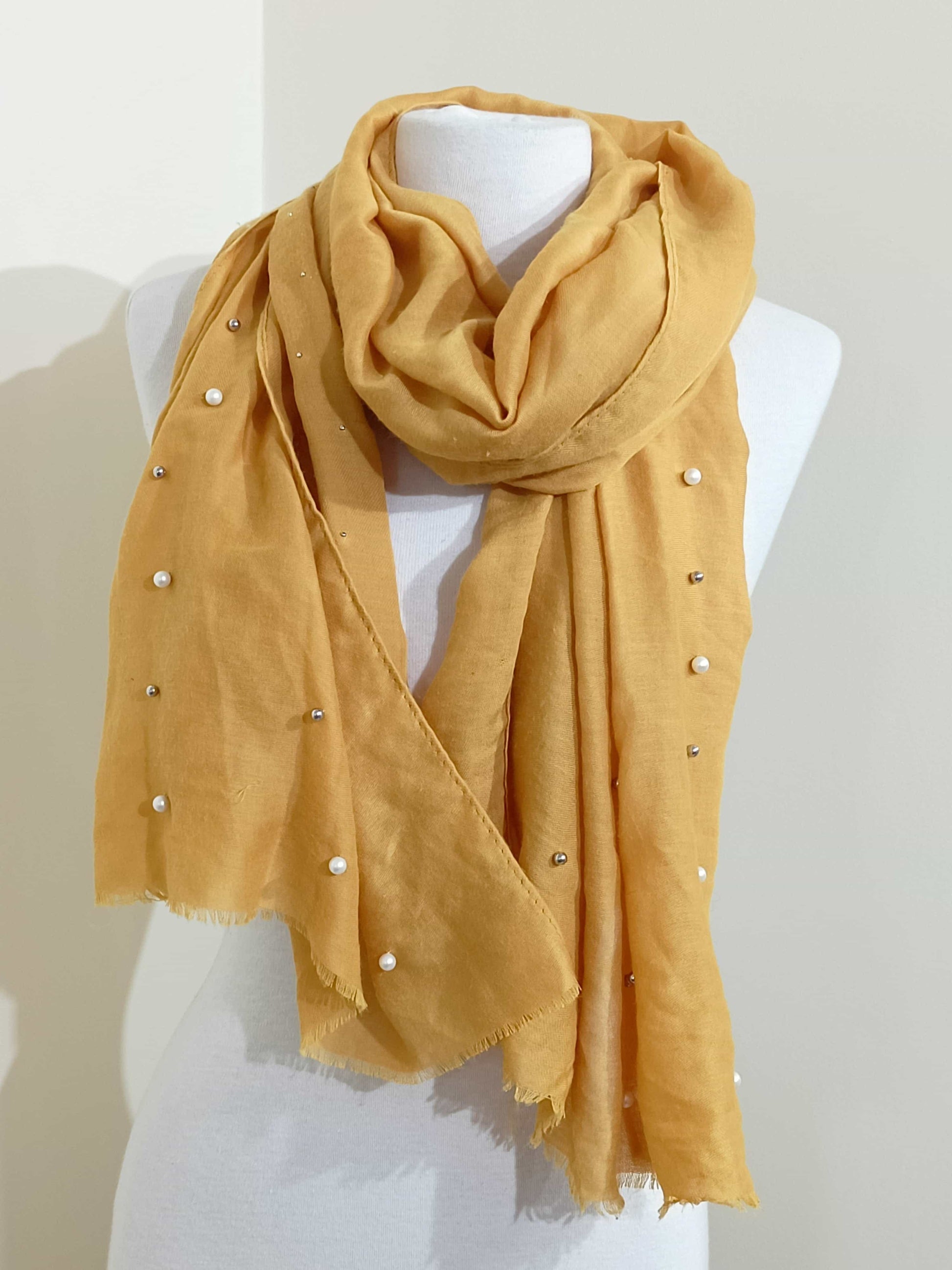 foulard-orange-avec-perles-la-friperie-d'emilie-foulards-femmes-tu-0