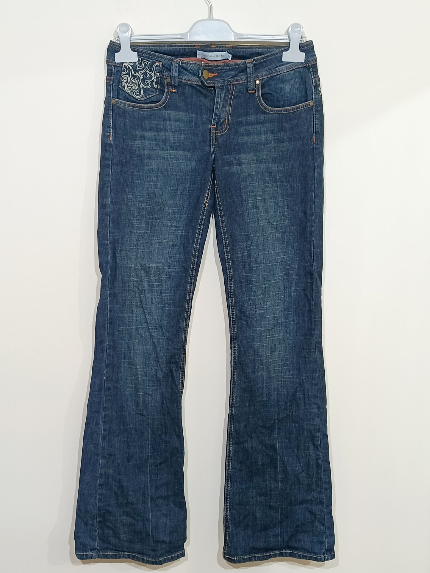 Jeans Cache-Cache bleu foncé avec broderies sur les poches Taille 38