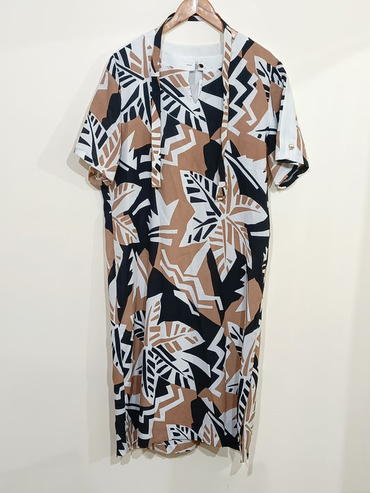 Robe longue Alexis Jaf manches courtes à motifs avec ceinture Taille XXL
