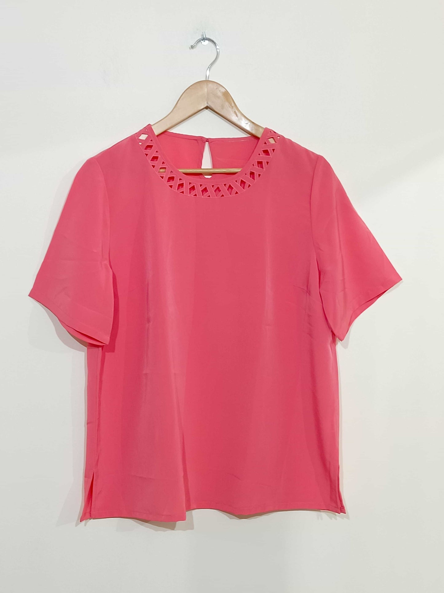t-shirt-fluide-corail-col-fantaisie-taille-46-la-friperie-d'emilie-ts-femmes-taille-46-0