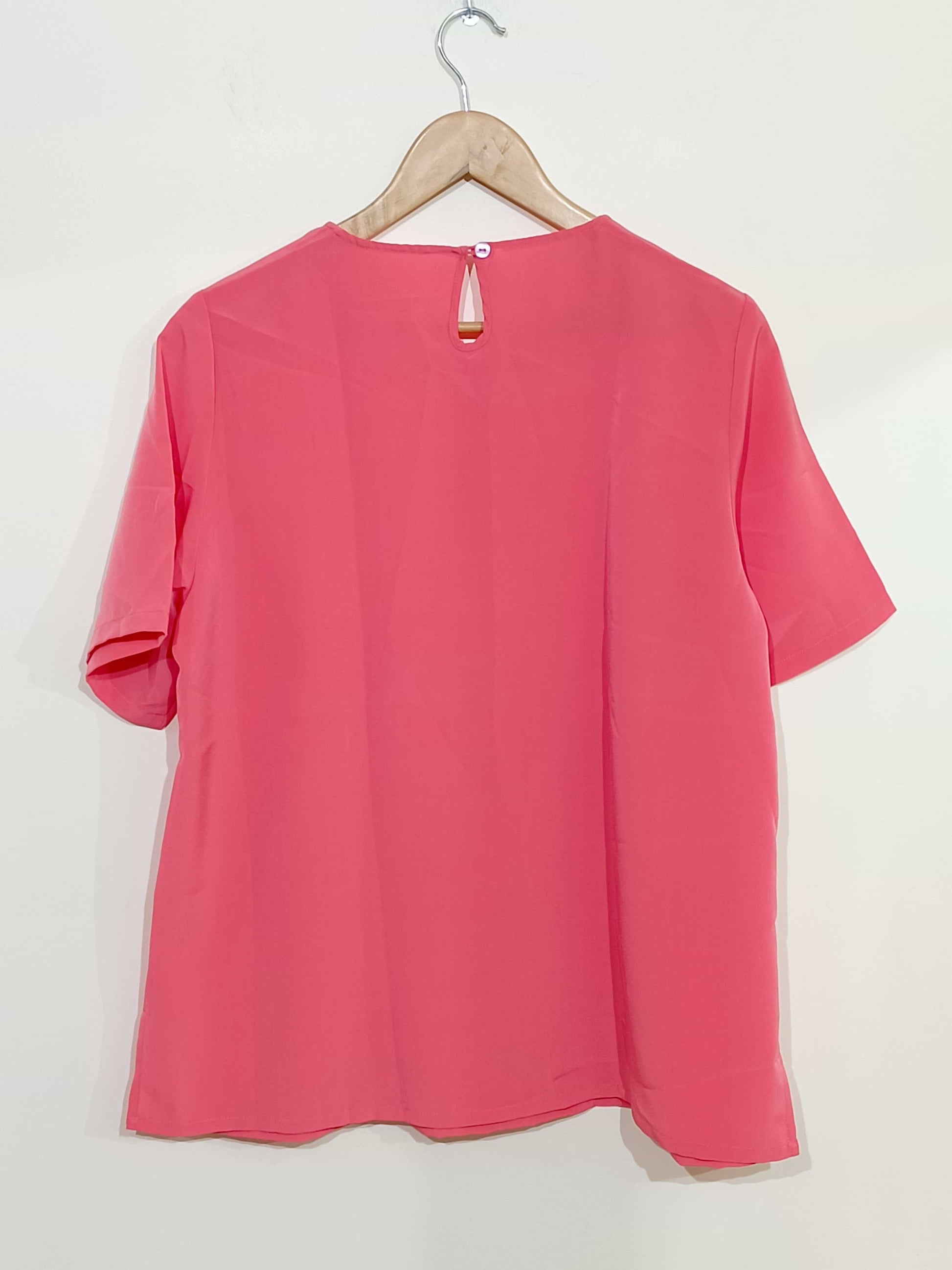 t-shirt-fluide-corail-col-fantaisie-taille-46-la-friperie-d'emilie-ts-femmes-taille-46-1