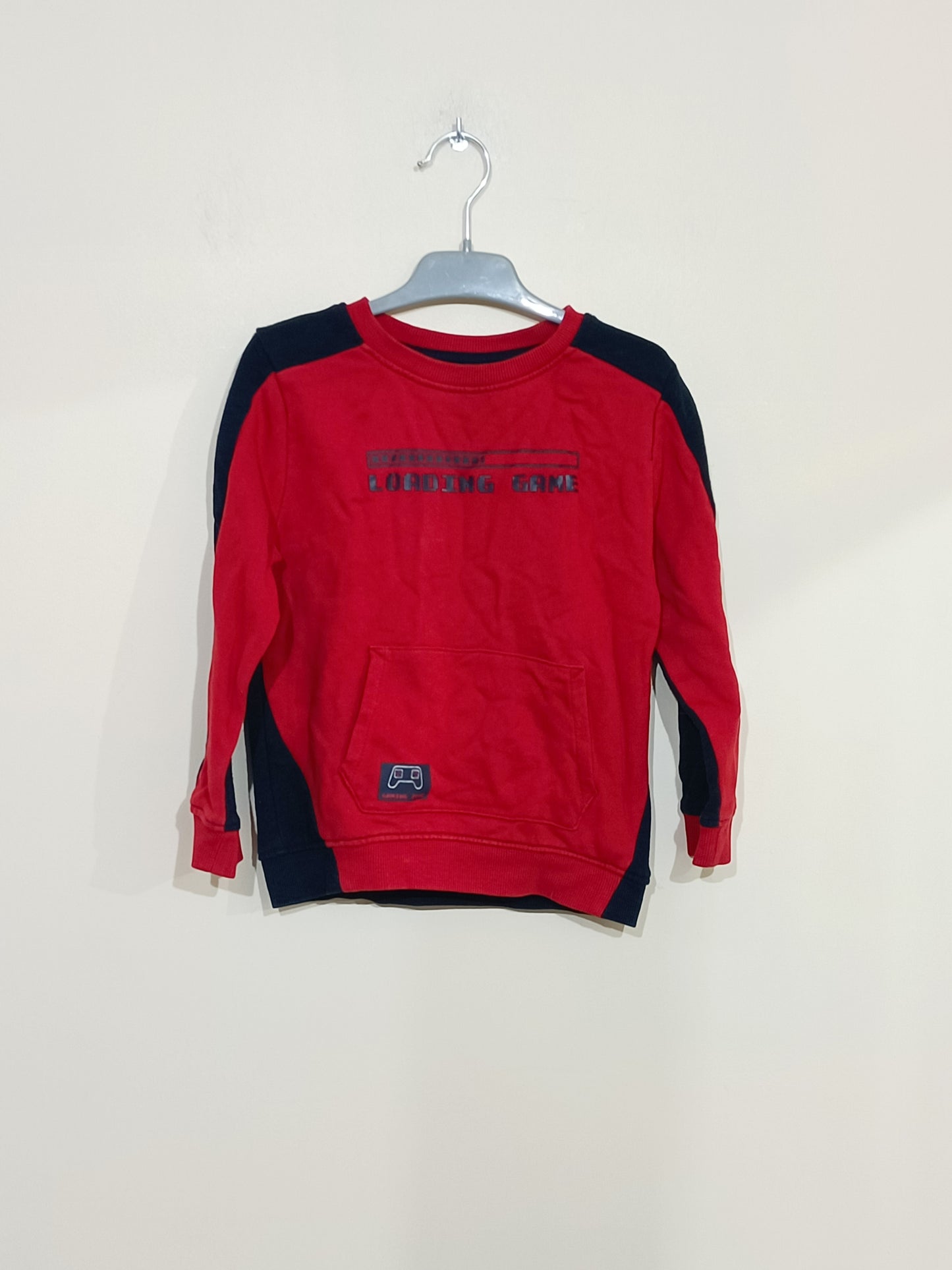 Sweat Kiabi rouge et bleu marine avec impression Taille 4 Ans