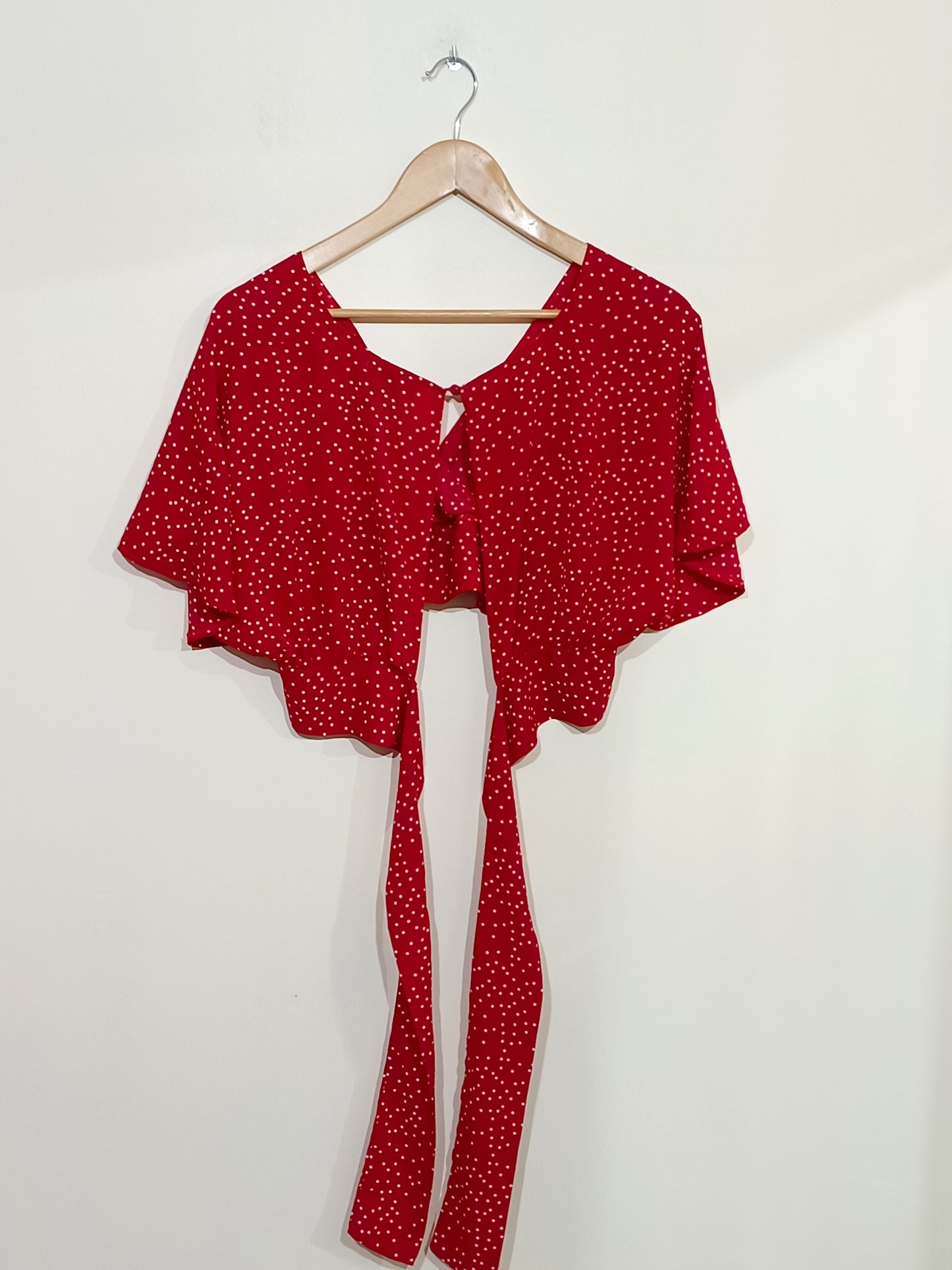 Crop Top Shein rouge à pois blancs Taille L