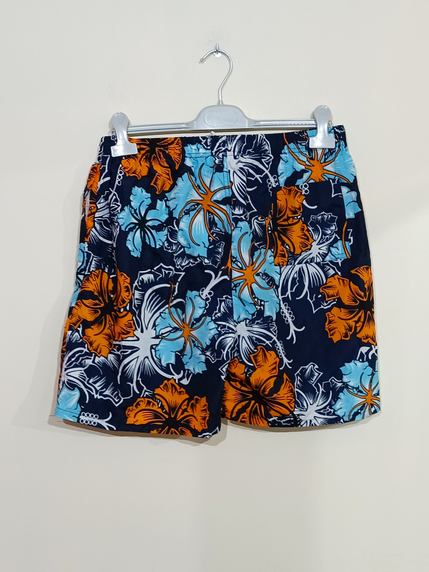 Short en toile bleu marine fleuri Taille M