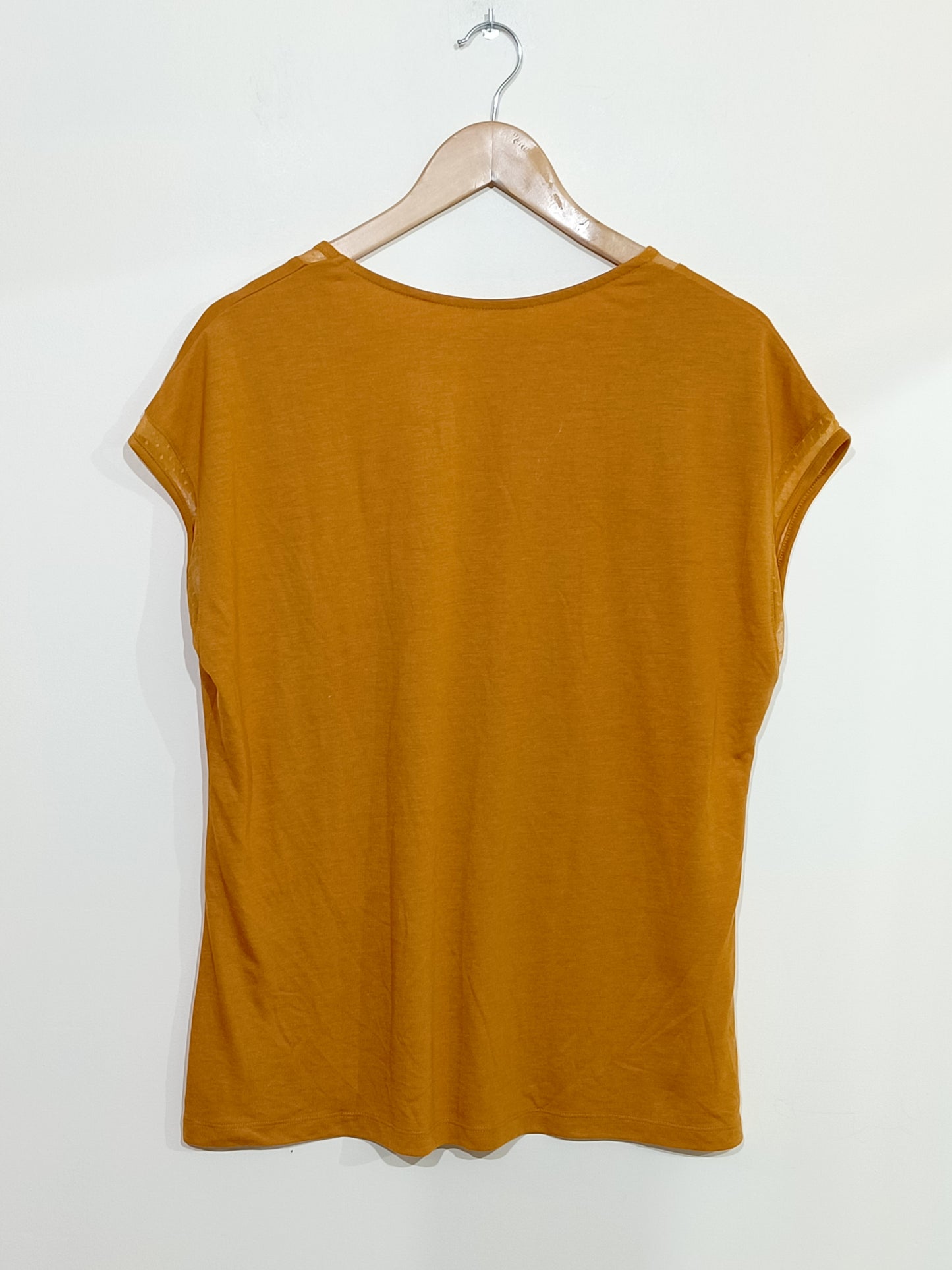 T-shirt Damart ocre col fantaisie Taille 46/48