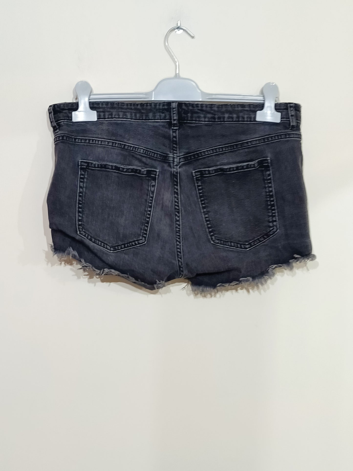 Short H&M noir délavé Taille 42