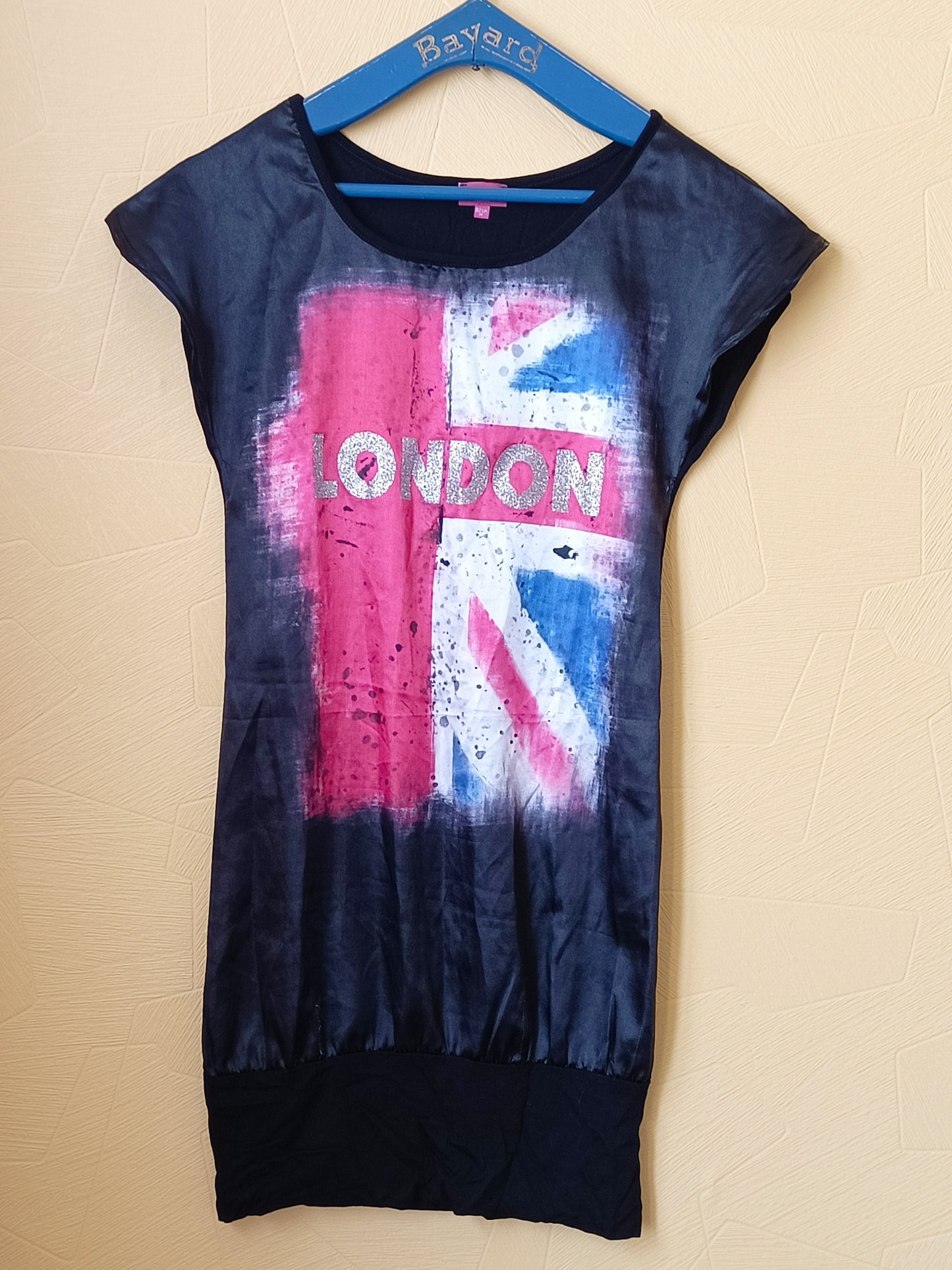 Robe manches courtes Sismix noire avec impression Taille 16 Ans