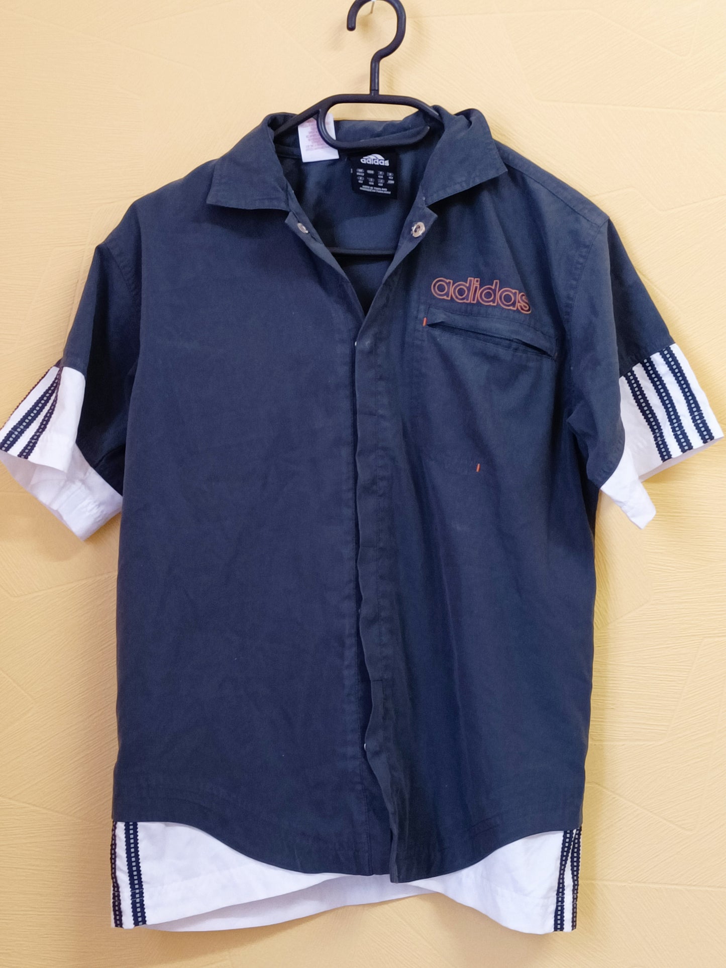 Chemise manches courtes Adidas grise et blanche Taille 12 Ans