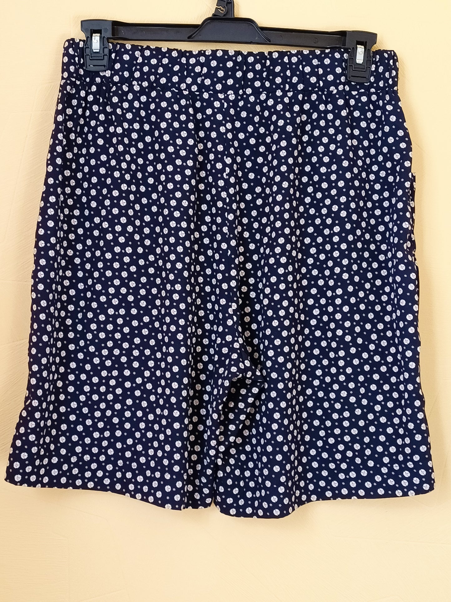 Short bleu marine fleuri Taille 44