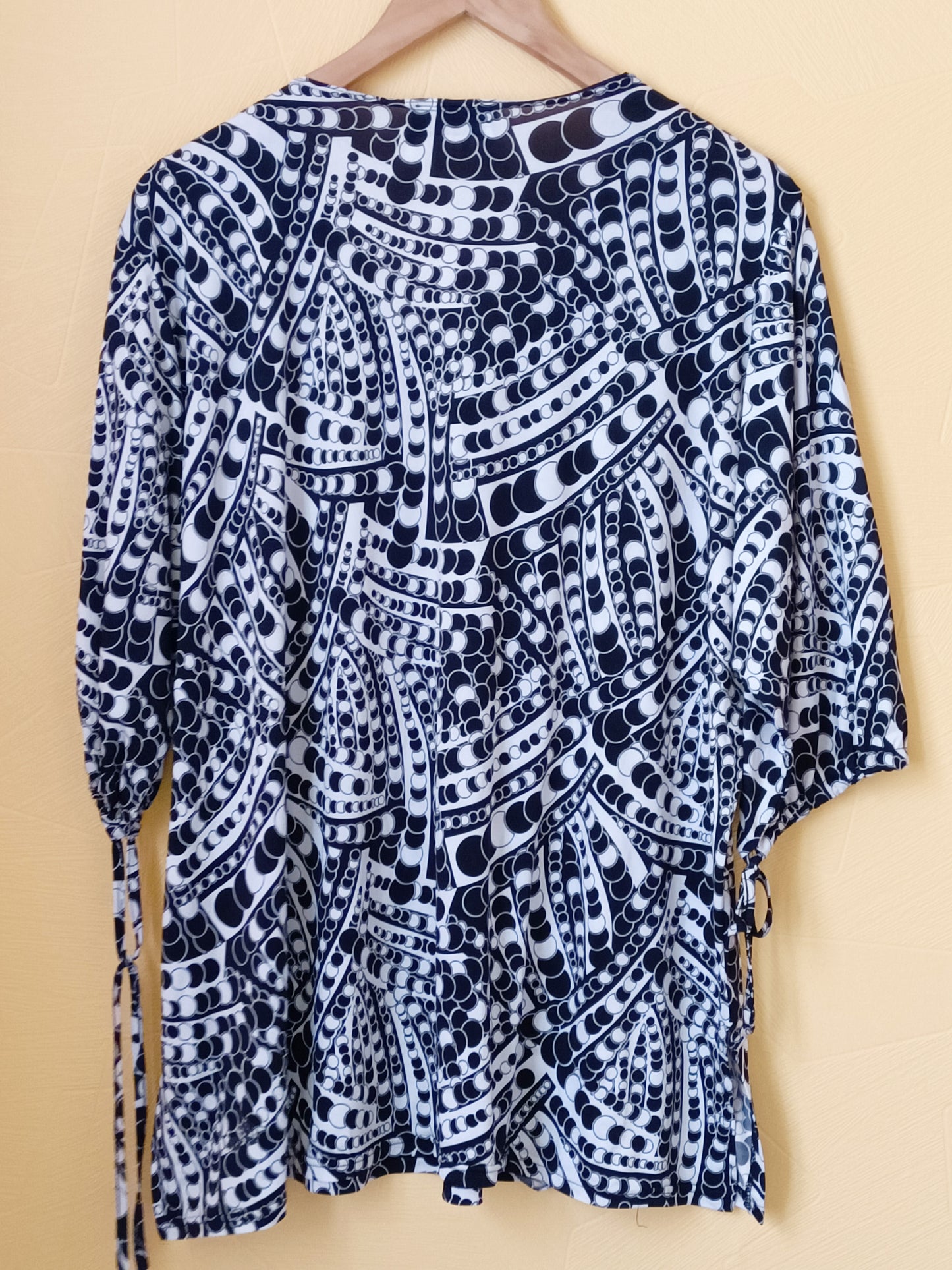 Tunique Lady Belle noire et blanche Taille XXL/XXXL