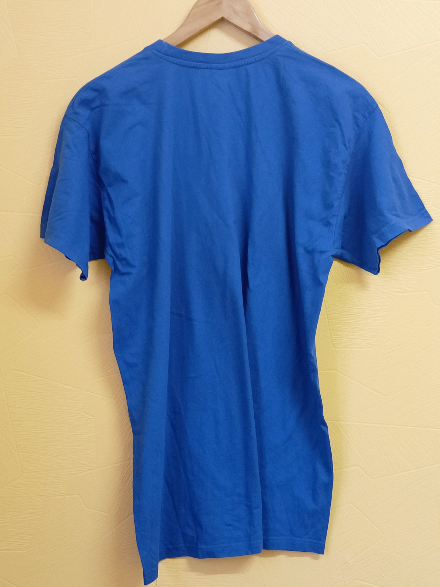 T-shirt bleu avec impression Taille L