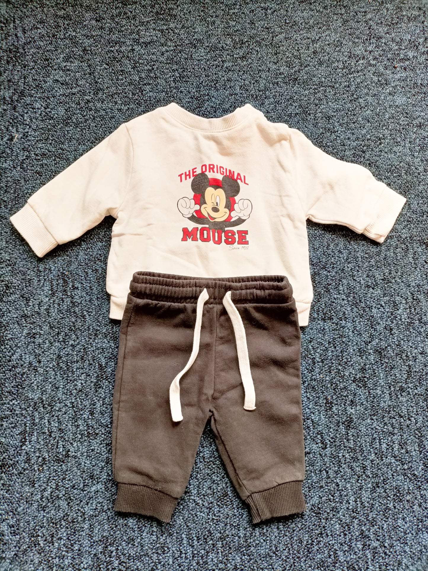 Ensemble sweat et pantalon Disney Baby Taille 6 Mois