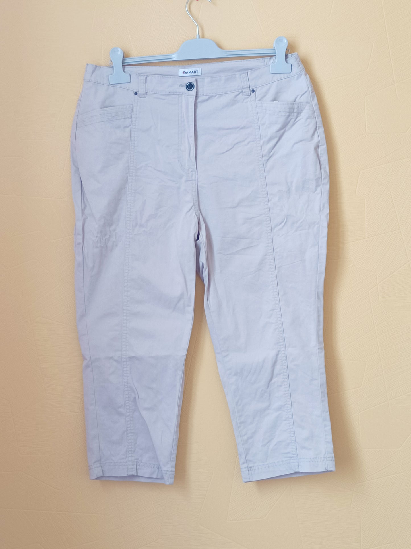 Pantacourt Damart beige Taille 46