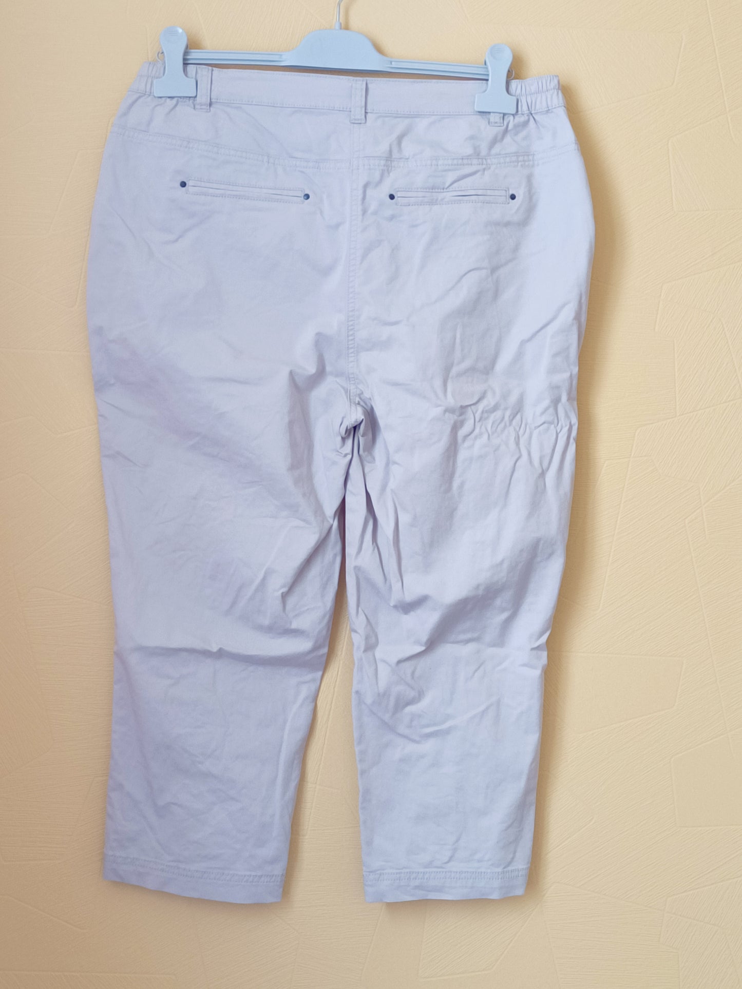 Pantacourt Damart beige Taille 46