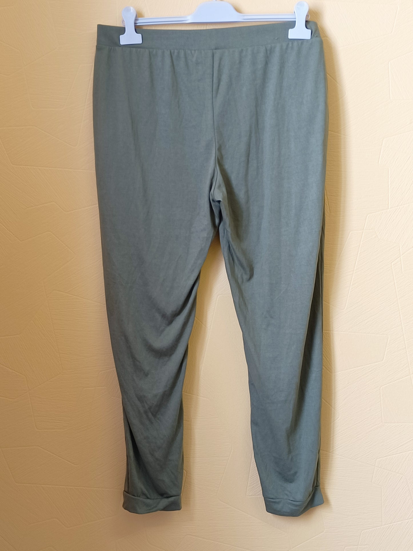 Pantalon léger Esmara vert kaki Taille 46/48