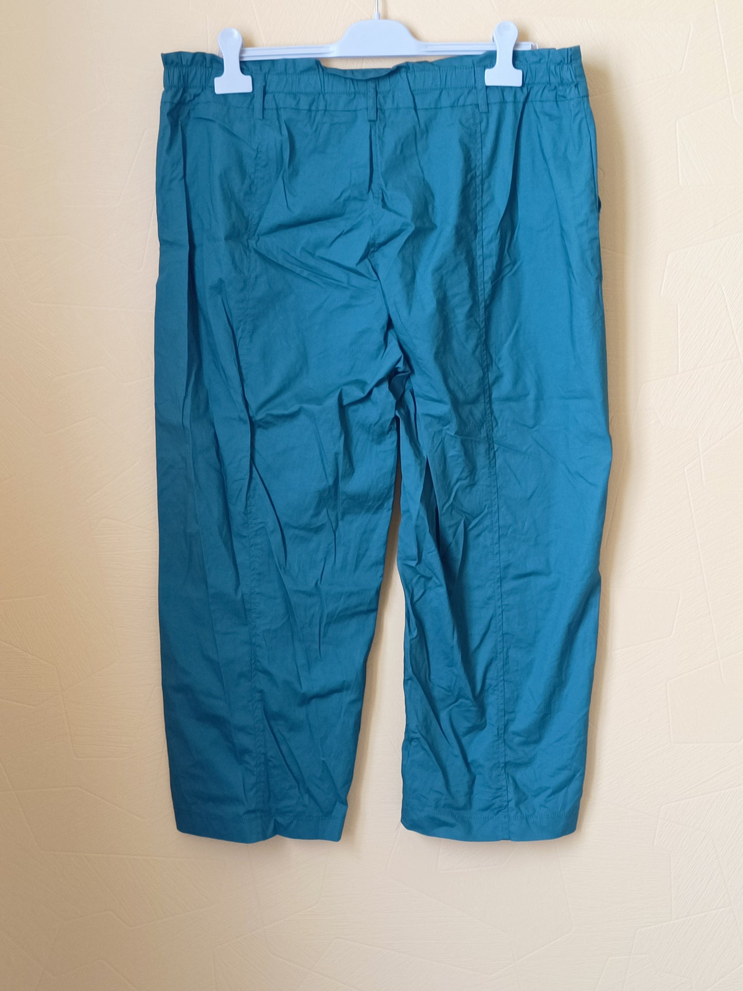 Pantacourt vert d'eau Taille 48