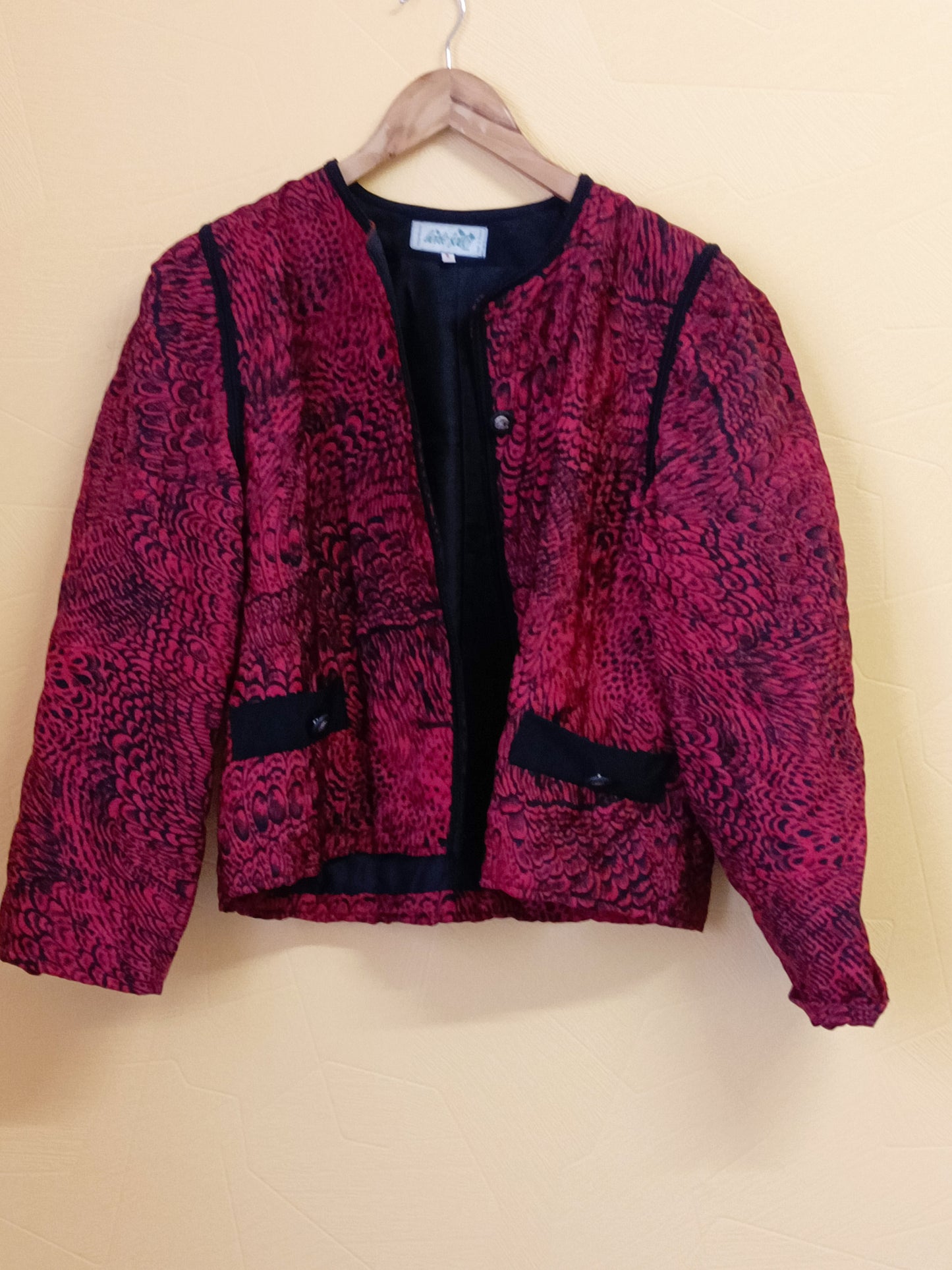 Veste Herbe Folle rouge à motifs noirs Taille L