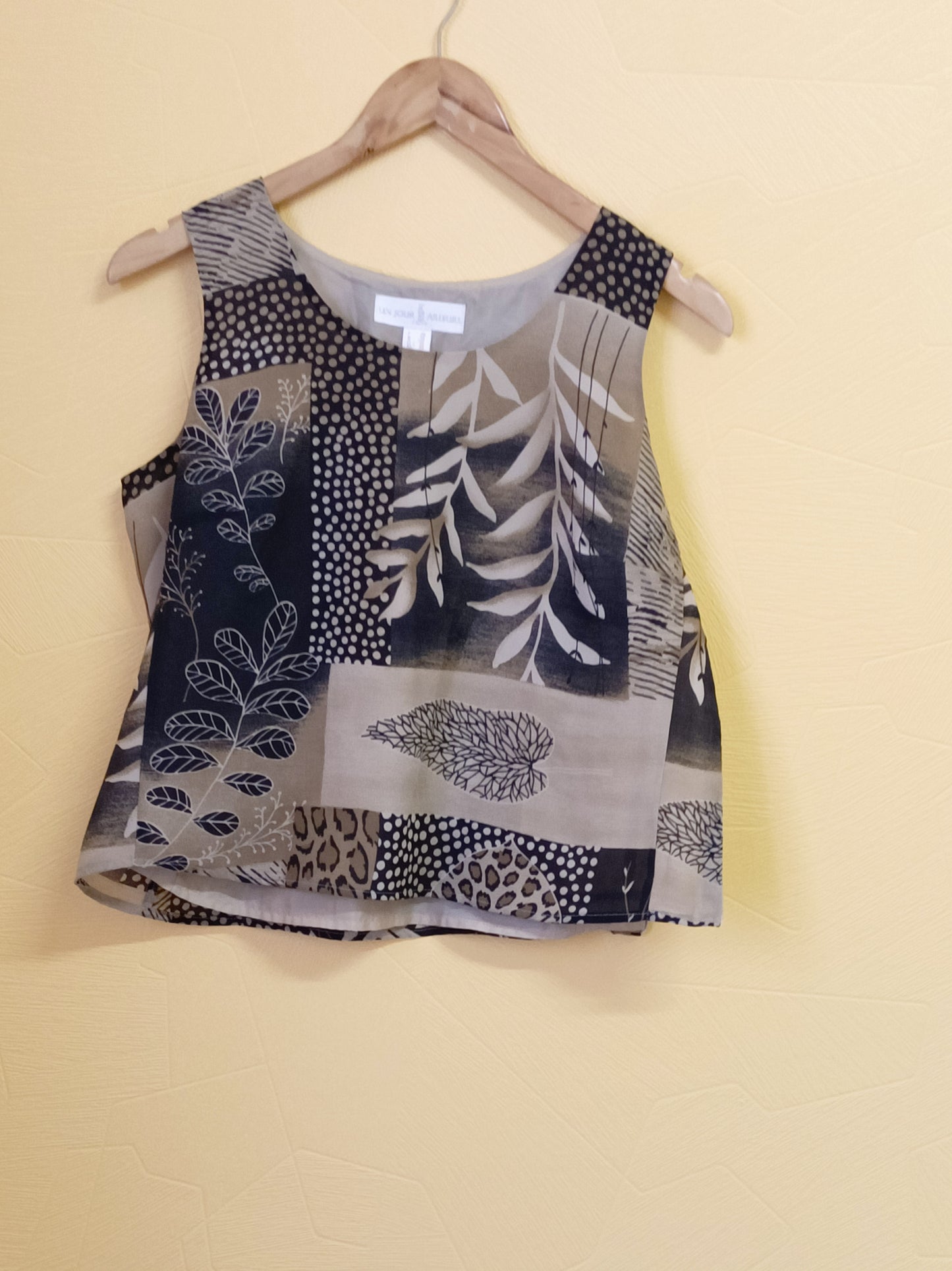 Débardeur Un Jour Ailleurs beige imprimé Taille 38