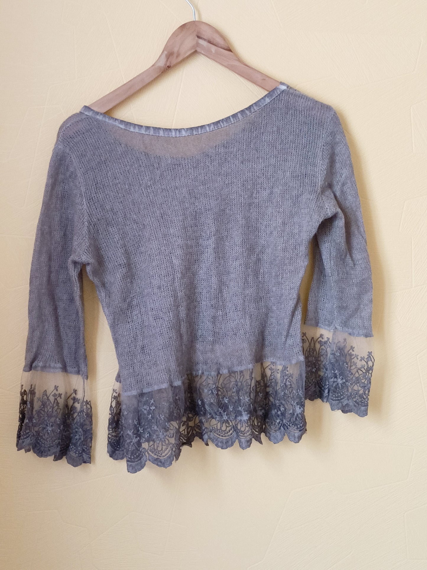 Pull fin marron avec dentelle Taille 38