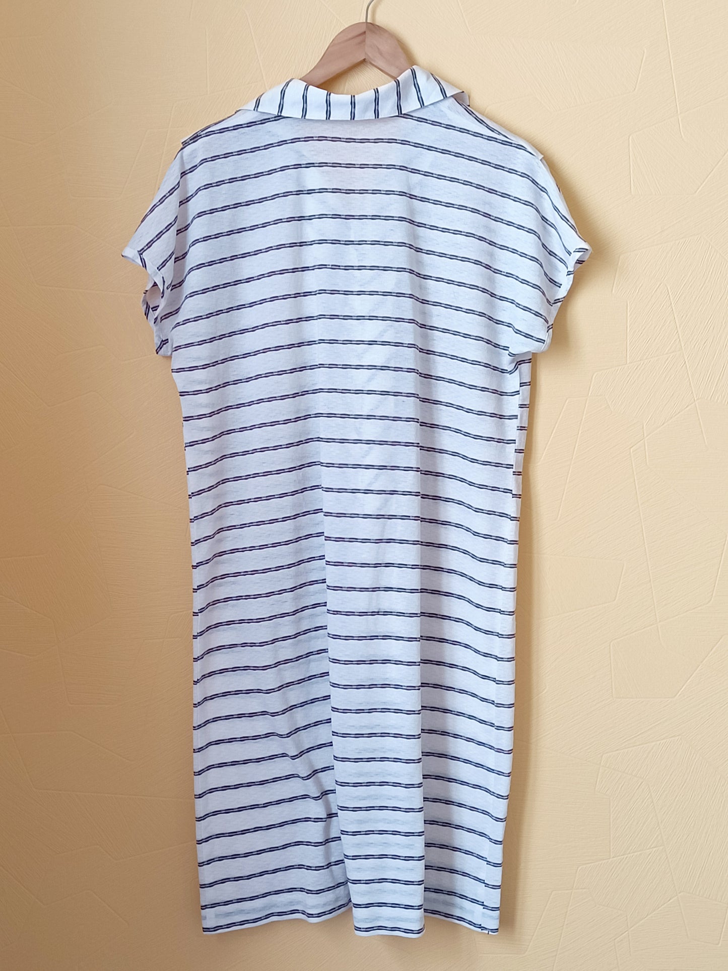 Robe longue blanche rayée marron avec ceinture Taille 46