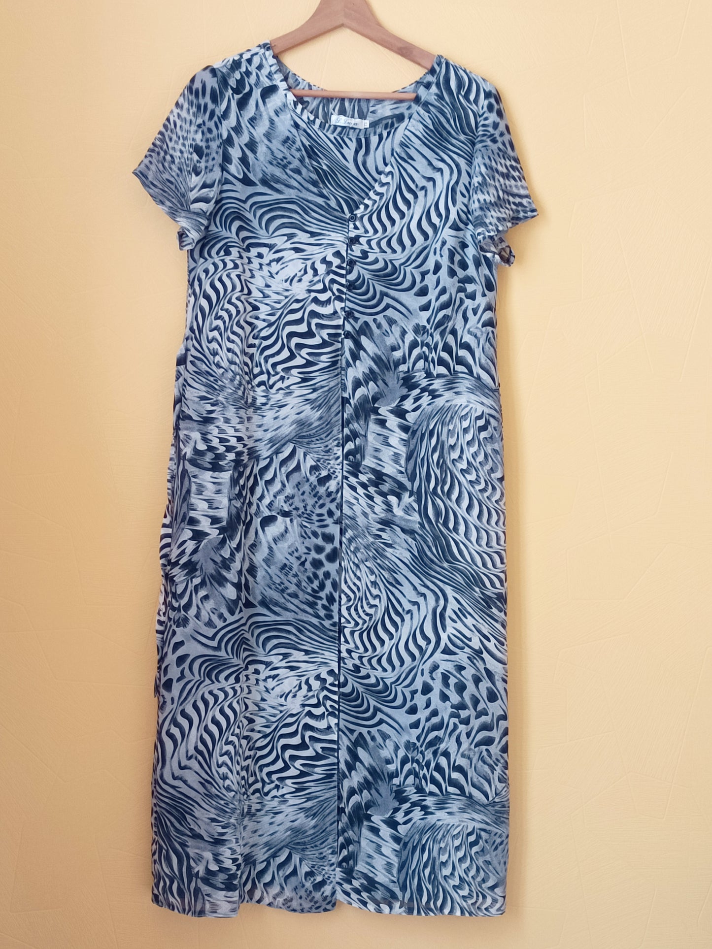 Robe manches courtes L.Luca imprimée noir, gris et blanc Taille L