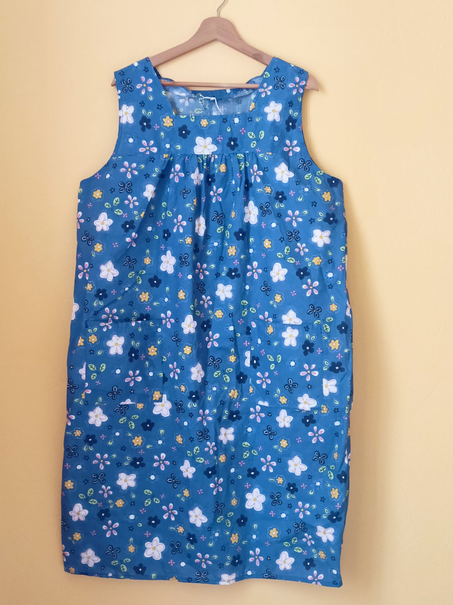 Robe sans manches bleue fleurie Taille 50