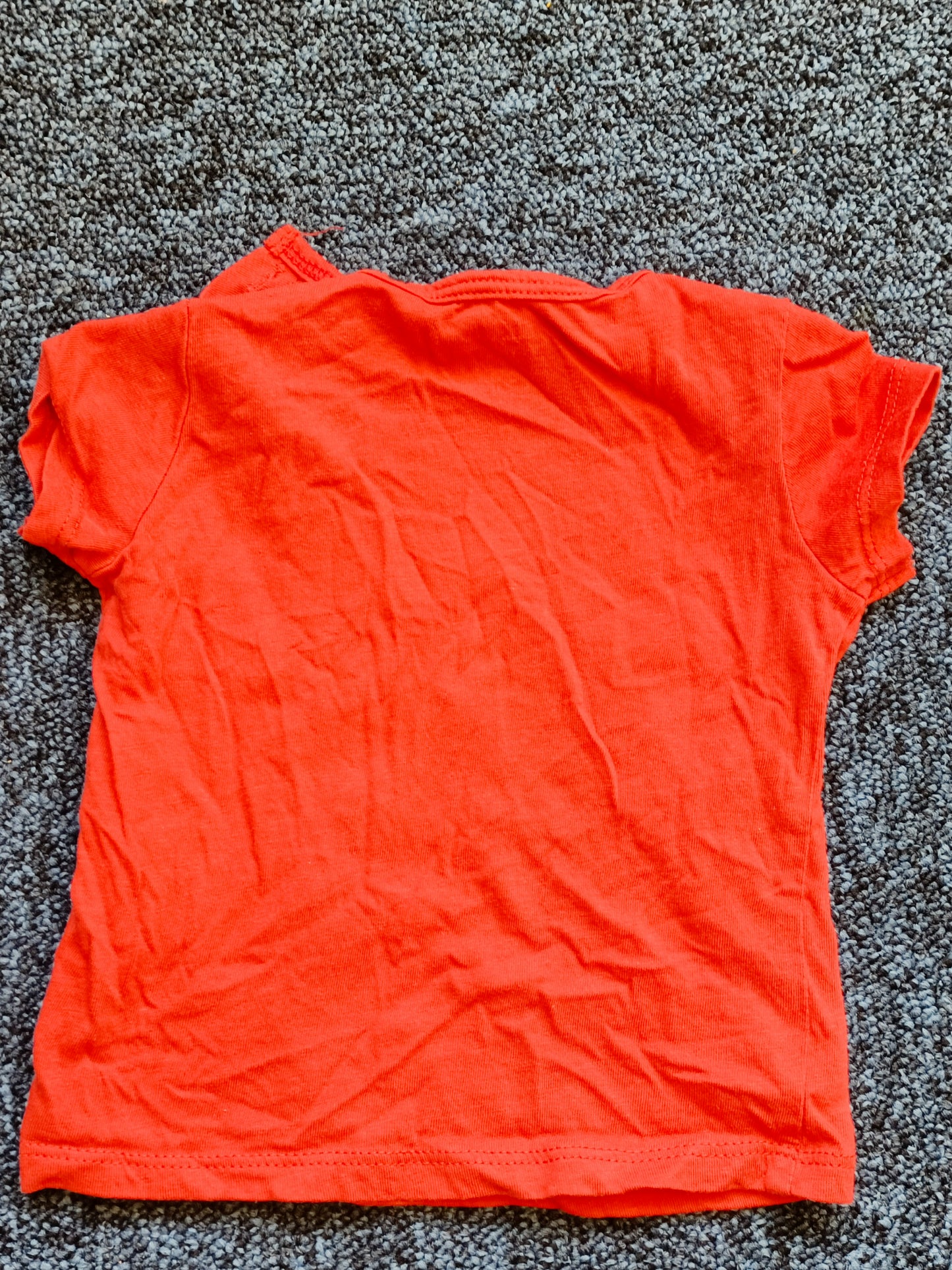T-shirt Kiabi rouge avec impression Taille 6 Mois