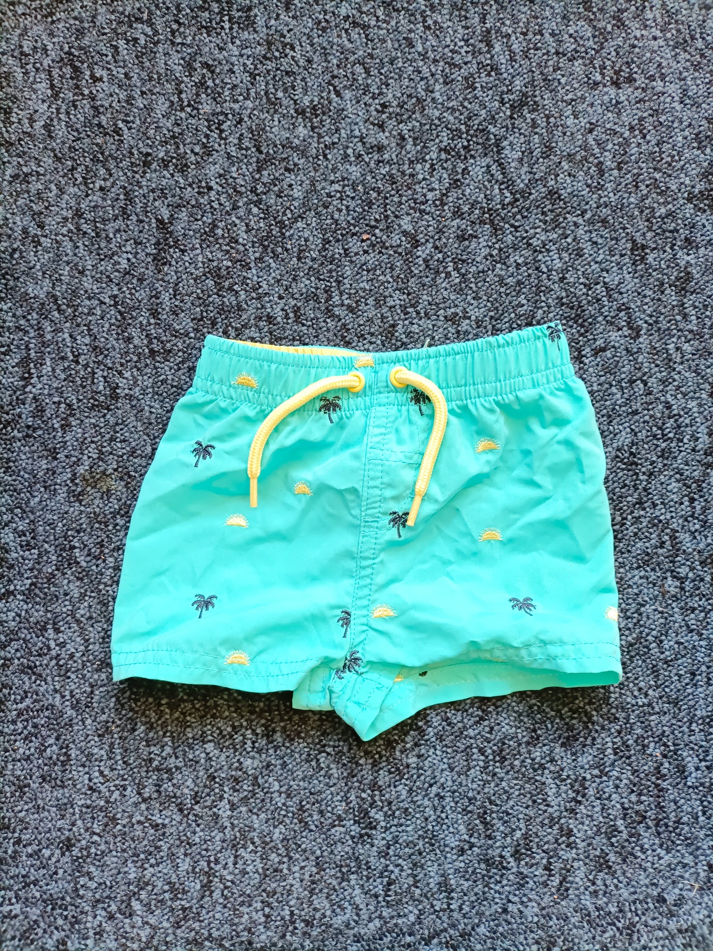 Short de bain Kiabi vert à motifs Taille 6 Mois