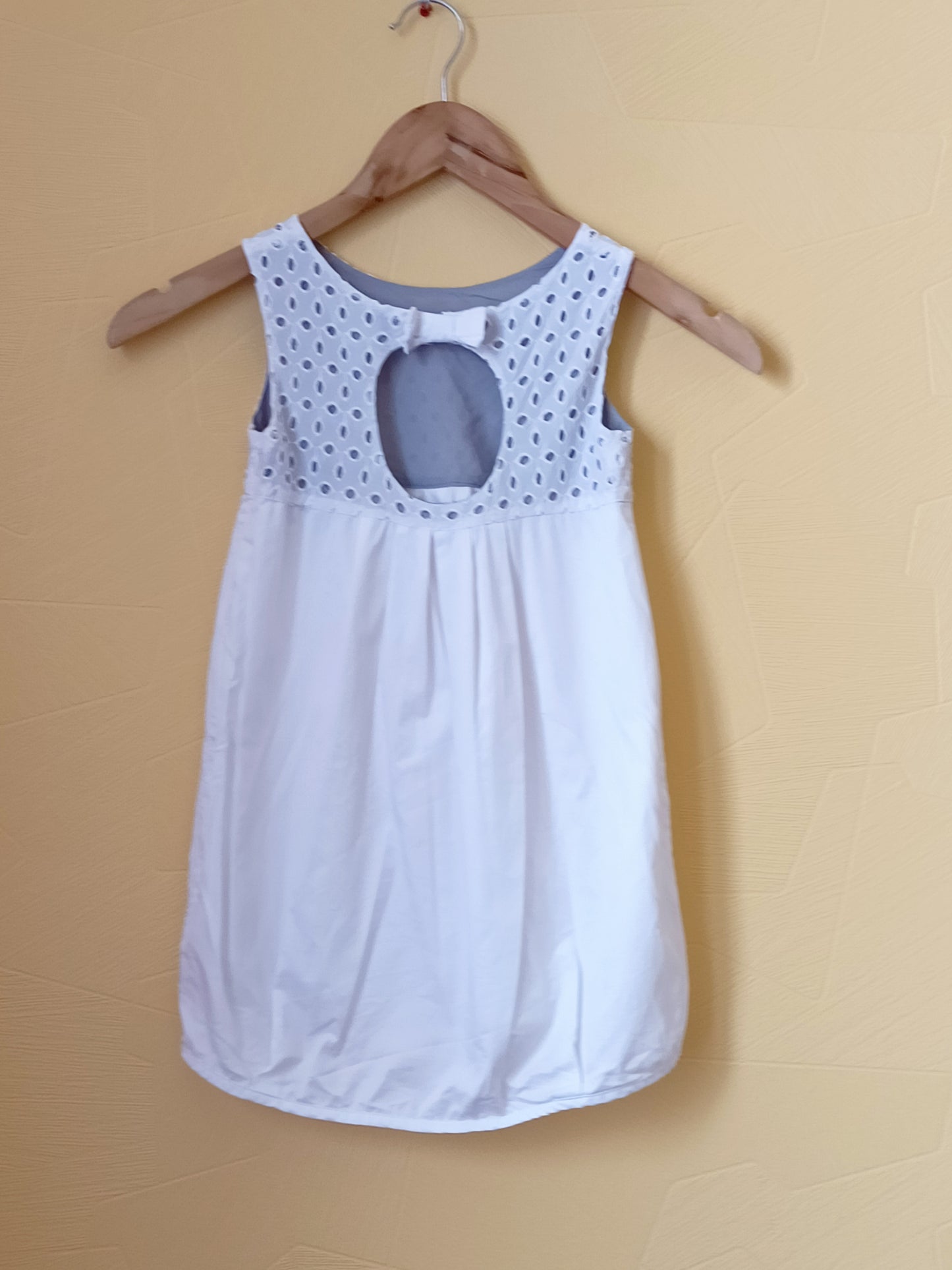 Robe sans manche Vertbaudet  blanche et grise Taille 6 Ans