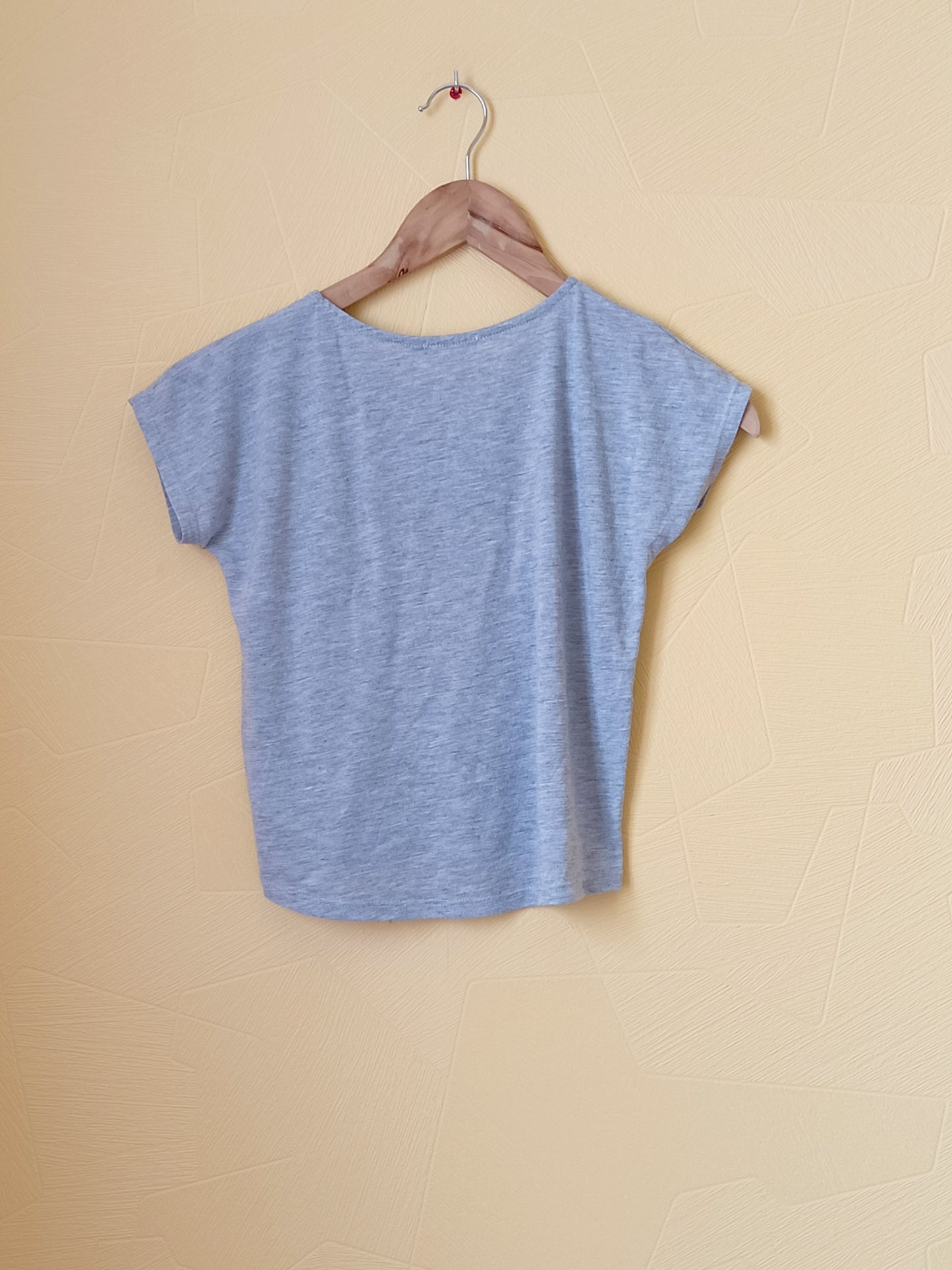 T-shirt Gémo gris avec impression et perles Taille 10 Ans