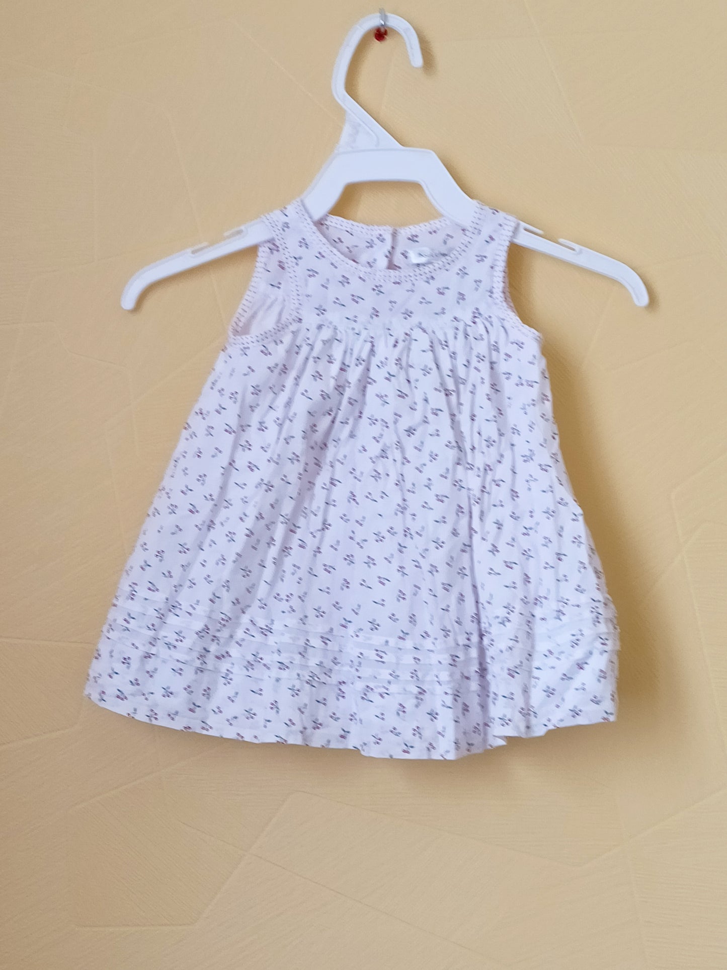 Robe sans manche Bout'chou blanche avec motifs cerises Taille 3 Mois